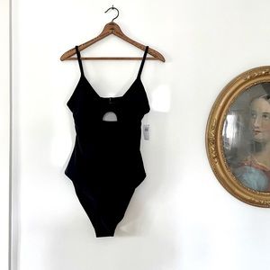 Black One Piece Keyhole Swimsuit